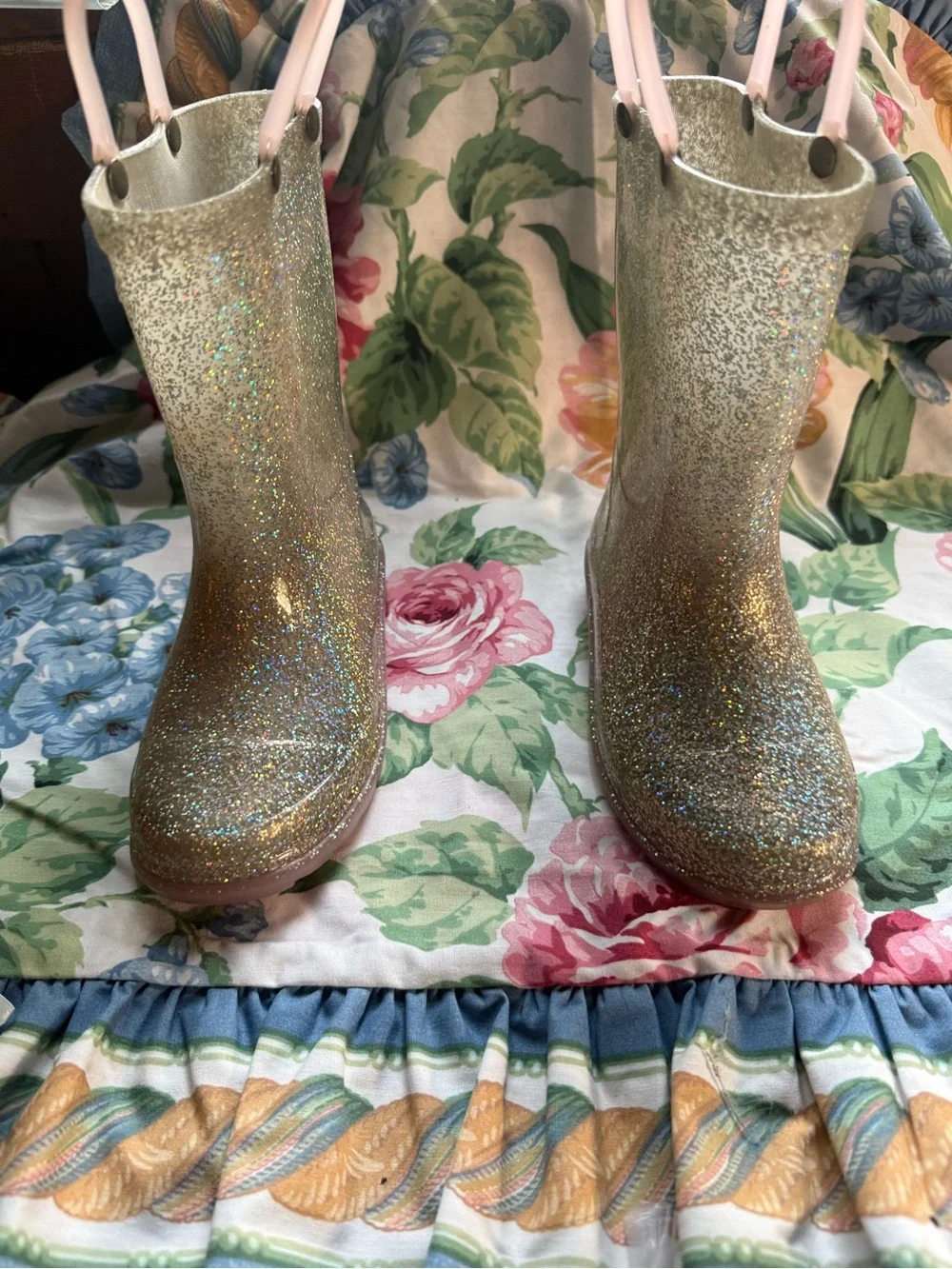 Western Chief Girls Glitter Gold Rain Boots with Pink Handles